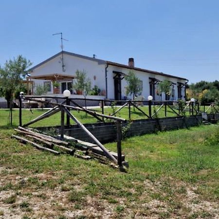Casale Bianco Al Casello Dell' Autostrada Guidonia Εξωτερικό φωτογραφία